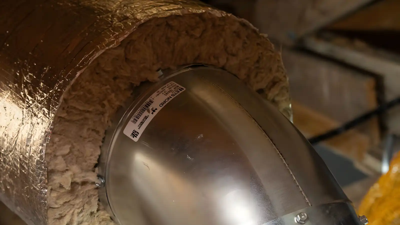 Tekniker och utrustning för ventilationsrengöring i Stockholm